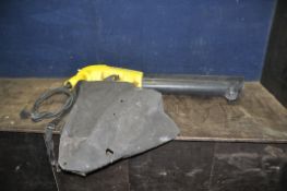 A GLORIA GARDEN VAC/BLOWER with distressed collection bag (PAT pass and working)