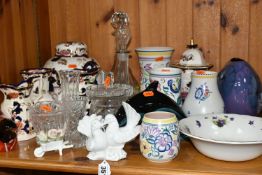 A GROUP OF NAMED CERAMICS, comprising five pieces of Mason's 'Blue Mandalay' pattern comprising