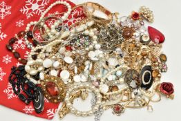 A COLLECTION OF COSTUME JEWELLERY, to include a paste Scottish thistle brooch, together with a