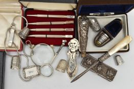 A SELECTION OF SILVERWARE, to include an early Victorian vinaigrette with gilt interior grill,