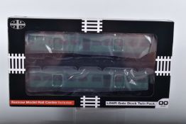 A BOXED OO GAUGE KERNOW MODEL RAIL CENTRE EXCLUSIVE TWIN PACK, BR (SR) ex LSWR Gate Stock,