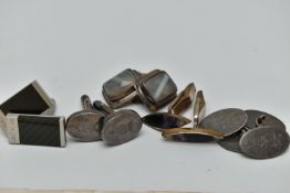 A SELECTION OF CUFFLINKS, to include a pair of silver oval chain link cufflinks, hallmarked