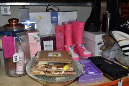 A GROUP OF ASSORTED SUNDRIES, to include a sealed box of DKNY Women eau de toilette spray and shower