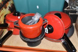 ONE BOX AND LOOSE KITCHENWARE ETC to include a 26cm frying pan, a 22cm saucepan, an 18cm saucepan, a