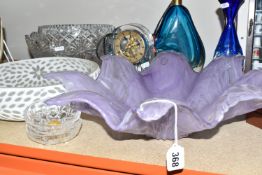A GROUP OF STUDIO GLASS AND A ROYAL SCOT CRYSTAL MANTEL CLOCK, to include a Murano style lamp