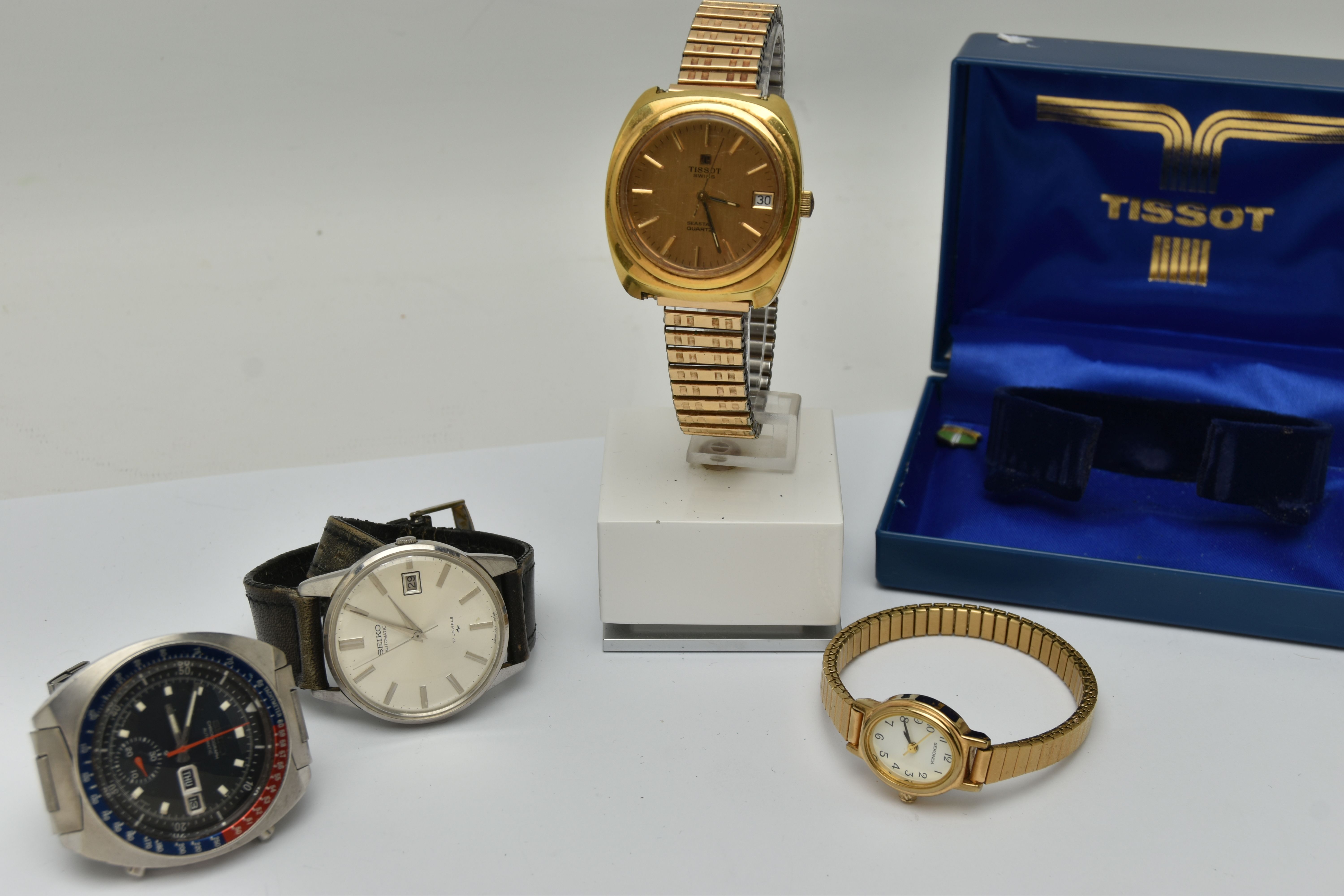 AN ASSORTMENT OF WATCHES, to include a 'Seiko' chronograph automatic wristwatch 6139-6002 361098,