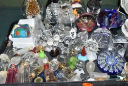 A GROUP OF DECORATIVE GLASS WARE AND MINIATURE PERFUME BOTTLES, to include a Lenox Winnie the Pooh