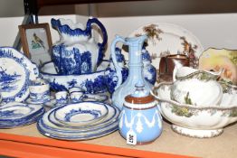 A GROUP OF NAMED CERAMICS, a small group of Royal Doulton 'Norfolk' pattern tea ware comprising a