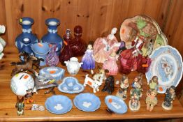A GROUP OF CERAMICS AND GLASSWARE, to include Royal Doulton figurines: Reverie HN2306, Top o'the