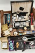 A BOX OF ASSORTED ITEMS, to include a wide silver hinged bangle, foliate pattern with push button