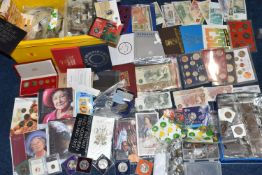 A PLASTIC TUB CONTAINING WORLD COINS AND COMMEMORATIVES, to include 3x sealed Britannia £50 coins