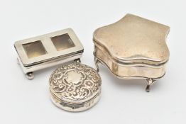 THREE ITEMS OF SILVER, to include a polished trinket box raised on four cabriole legs, blue silk