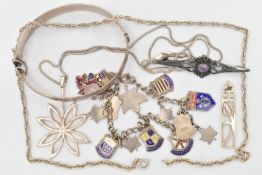 A SELECTION OF SILVER AND WHITE METAL JEWELLERY, to include a silver hinged bangle, a charm bracelet