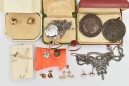 ASSORTED ITEMS, to include a 9ct gold AF cluster ring, centering on an oval cut deep blue