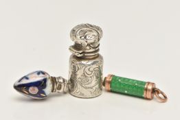 A SMALL SCENT BOTTLE, PENDANT AND PROPELLING PENCIL, the white metal foliate detailed scent bottle
