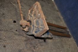 A WODEN 189b No2 CARPENTERS VICE with quick release and 9in jaws (Condition Report: rusty but only