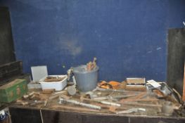 A COLLECTION OF VINATGE AUTOMOTIVE TOOLS AND PARTS including King Dick and two other torque