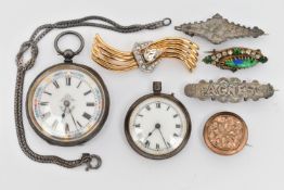 A SMALL ASSORTMENT OF JEWELLERY AND POCKET WATCHES, to include two late Victorian silver brooches,