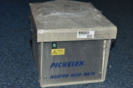 AN UNBOXED 'PICKELEX HEATED ACID BATH', EU plug, 2L unit (condition report: not tested, we cannot