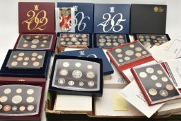 ROYAL MINT YEAR SETS DELUX AND PROOF SETS, to include proof 1989, 90, 91, 92, 93, 94, 95, 96, 97, 98