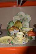 A GROUP OF CARLTON WARE KITCHEN ITEMS comprising a salad serving dish and stand, a large sharing