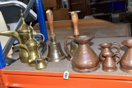 A COLLECTION OF METALWARE, to include a quantity of copper items, two vintage foot warmers, two