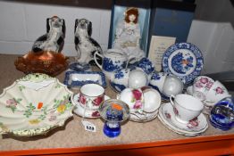 A GROUP OF CERAMIC ORNAMENTS AND TEAWARE FROM NAMED MANUFACTURERS to include a boxed Royal Doulton