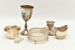 A SELECTION OF MAINLY EARLY 20TH CENTURY SILVERWARE, to include a silver chamberstick, a small