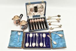 A SELECTION OF SILVER PLATED WARE, to include a cased set of six Mappin & Webb teaspoons and a