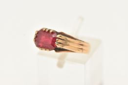 A MID 20TH CENTURY SYNTHETIC RUBY SINGLE STONE RING, set with a rectangular shape faceted