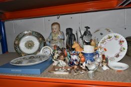 A GROUP OF VARIOUS CERAMIC ORNAMENTS FROM NAMED MANUFACTURERS to include a Beswick No. 1548 Labrador