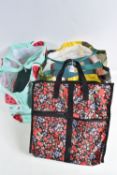 COLLECTION OF WORLDWIDE AND GB STAMPS IN 3 BAGS. THE WORLDWIDE ARE AS GENERAL RANGES IN NUMEROUS