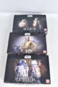 THREE BOXED UNBUILT BANDAI STAR WARS 1:12 SCALE UNBUILT MODEL KITS, to include a BB-8 & R2-D2 The