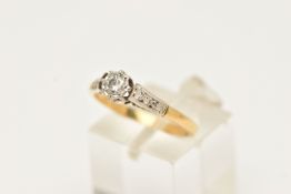 A DIAMOND SINGLE STONE RING, set with a round brilliant cut diamond, measuring approx 3.3mm diameter