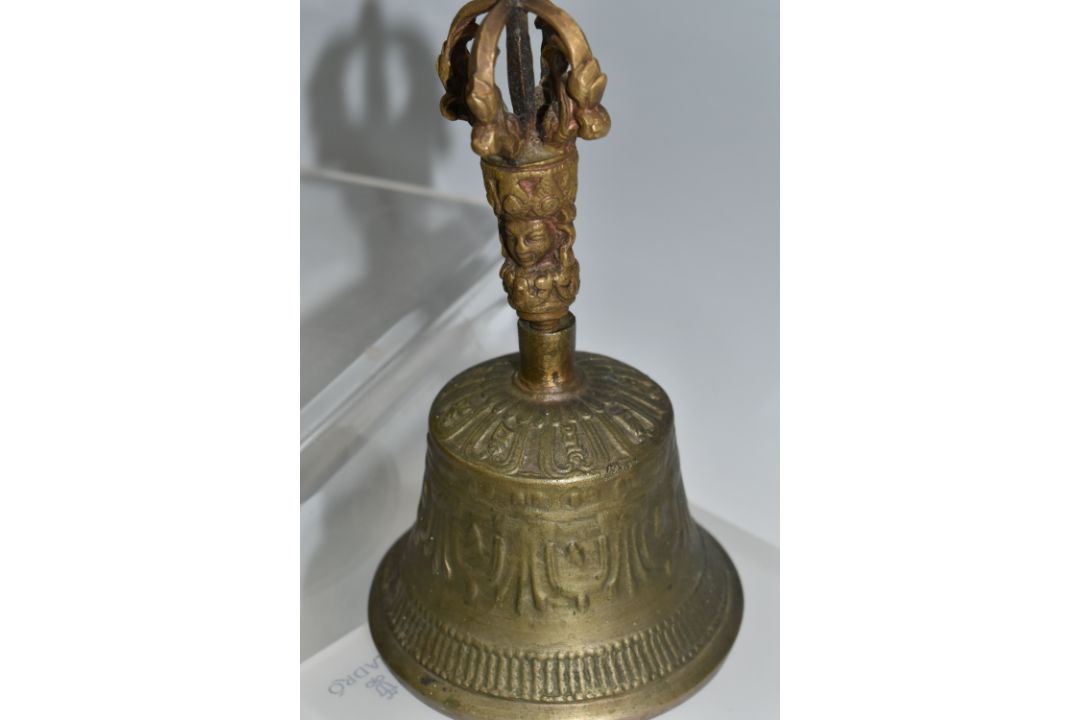 A GROUP OF ASIAN METAL WARE, possibly Tibetan and Indian in origin, comprising a napkin ring - Image 9 of 9