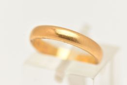A 22CT GOLD POLISHED BAND RING, approximate band width 3.1mm, hallmarked 22ct Birmingham, ring