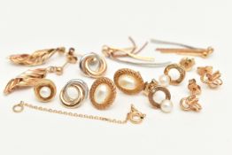 A SMALL ASSORTMENT OF YELLOW METAL EARRINGS, to include a pair of circular studs set with a cultured