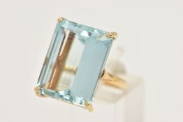A LARGE AQUAMARINE DRESS RING, an emerald cut aquamarine, approximate total weight 37ct,