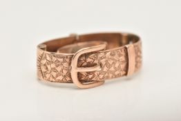 A LATE VICTORIAN 9CT ROSE GOLD SCARF/CRAVAT CLIP, of an oval belt buckle form, detailed with ivy
