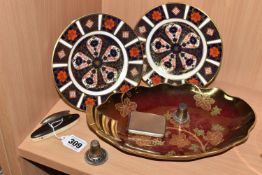 TWO IMARI PLATES AND VINTAGE VANITY TABLE WARE comprising two Royal Crown Derby 'Old Imari 1128'