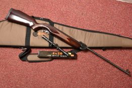 A SMK XTB2-2K .22 BREAK BARRELL AIR RIFLE, appears in correct working order, with a boxed 4x20