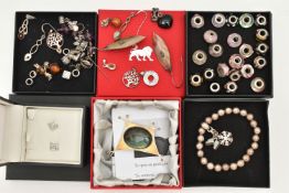 ASSORTED WHITE METAL JEWELLERY, to include a beaded 'Thomas Sabo' stretch charm bracelet, signed and