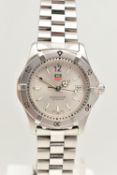 A 'TAG HEUER' WRISTWATCH, quartz movement, round dial signed 'Tag Heuer' professional 200 meters,