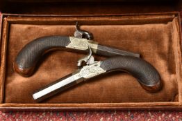 A PAIR OF 19TH CENTURY ENGLISH PERCUSSION POCKET PISTOLS WITH CHEQUERED WALNUT GRIP, 6.5cm octagonal