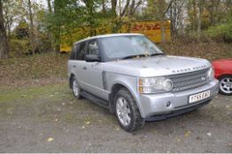 A 2006 RANGE ROVER VOGUE FOUR WHEEL DRIVE VEHICLE, in silver, with a 2926cc diesel engine, automatic