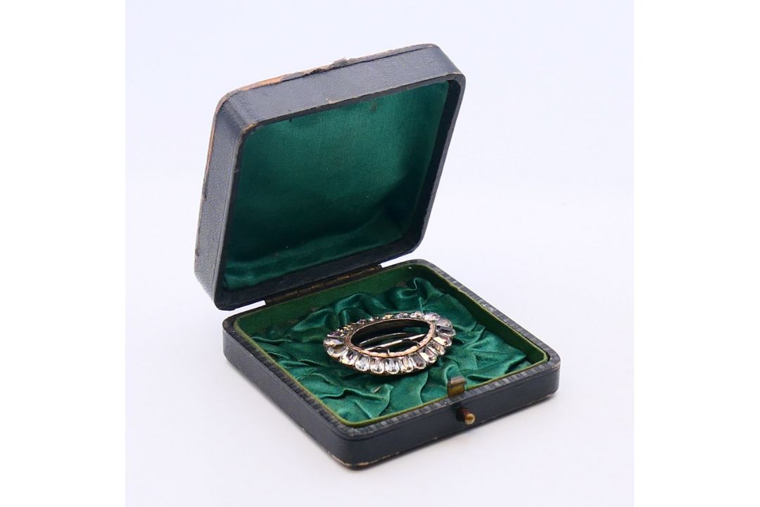 A Georgian paste buckle, cased. 4 cm x 3 cm. - Image 5 of 6