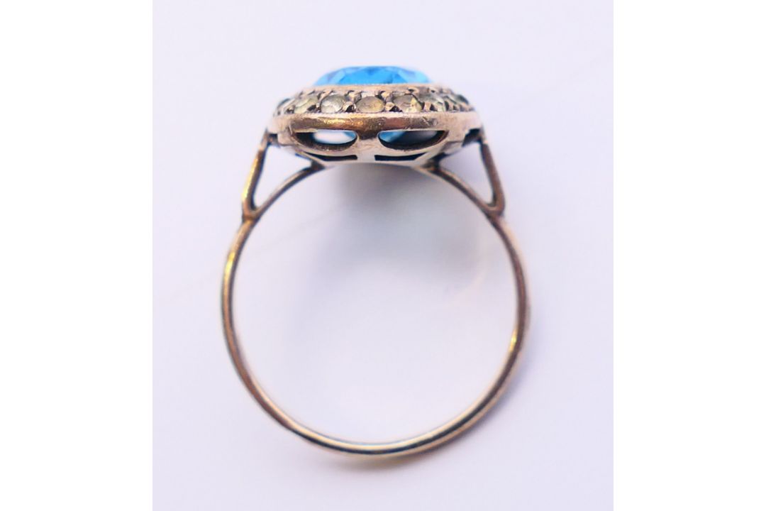 A collection of silver jewellery, to include a charm bracelet, a ring and a pair of earrings. - Image 10 of 14