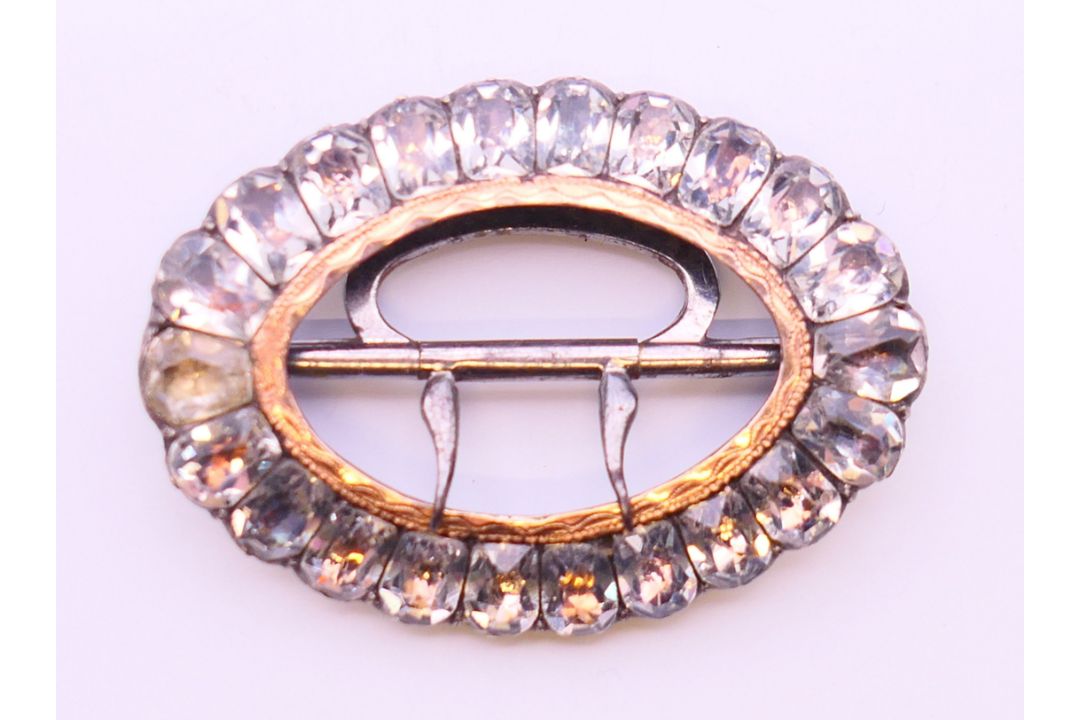 A Georgian paste buckle, cased. 4 cm x 3 cm. - Image 1 of 6