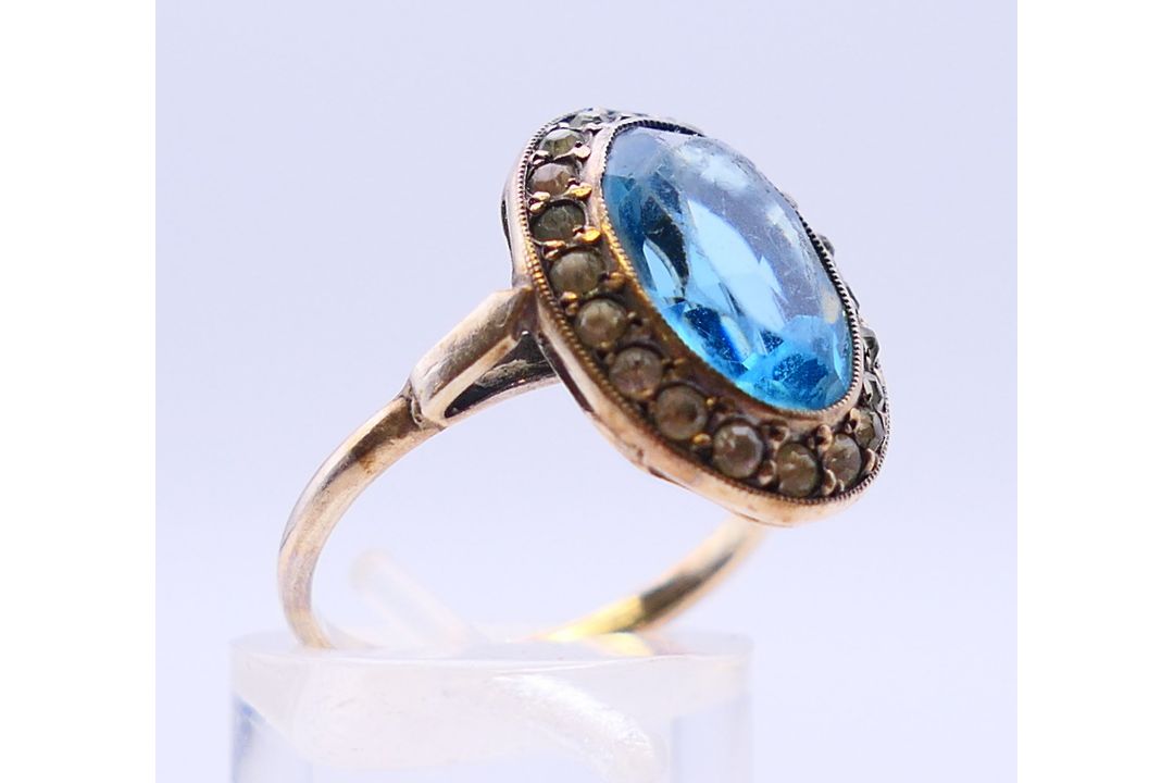 A collection of silver jewellery, to include a charm bracelet, a ring and a pair of earrings. - Image 8 of 14