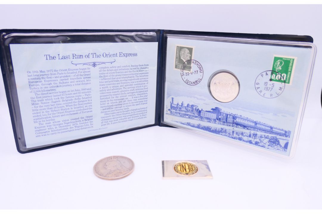 A silver 1889 crown, - Image 1 of 9